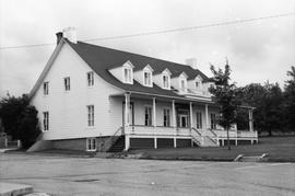 1012, rue Pierre-Beaumont (Presbytère Saint-Jean-Chrysostome) b